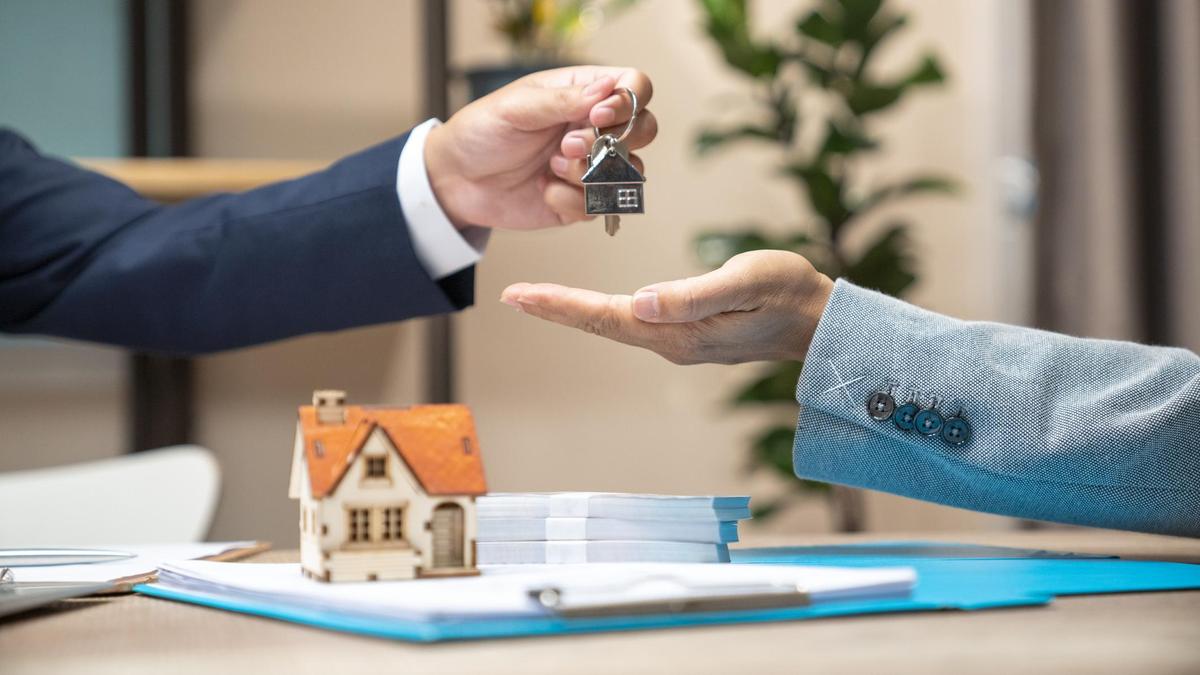 Количество сделок купли-продажи жилья выросло почти вдвое в Казахстане
