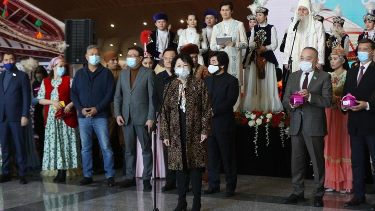 "Отмечают Наурыз лишь дети чиновников": казахстанцев возмутило празднование Көрісу в Нур-Султане