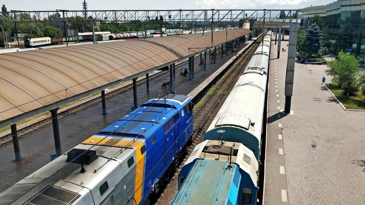 Несколько поездов в Казахстане вновь начнут курсировать с лета