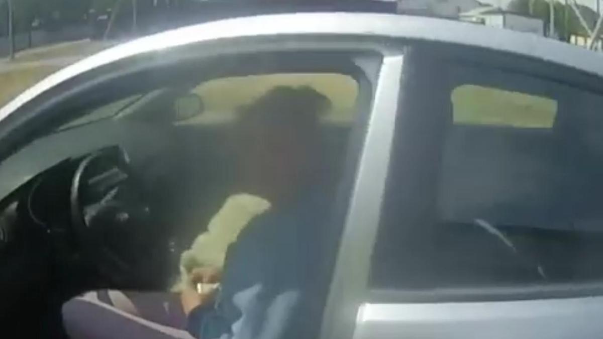 Пьяную женщину на авто с разбитым бампером задержали полицейские Нур-Султана (видео)