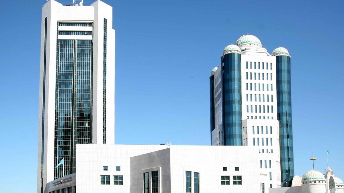 Совместное заседание палат парламента проходит в Нур-Султане (онлайн)