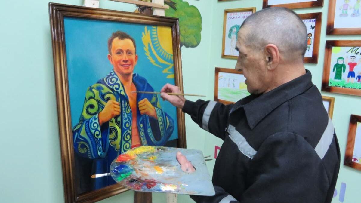 В заключенный в регионе Караганды нарисовал портрет Головкина.