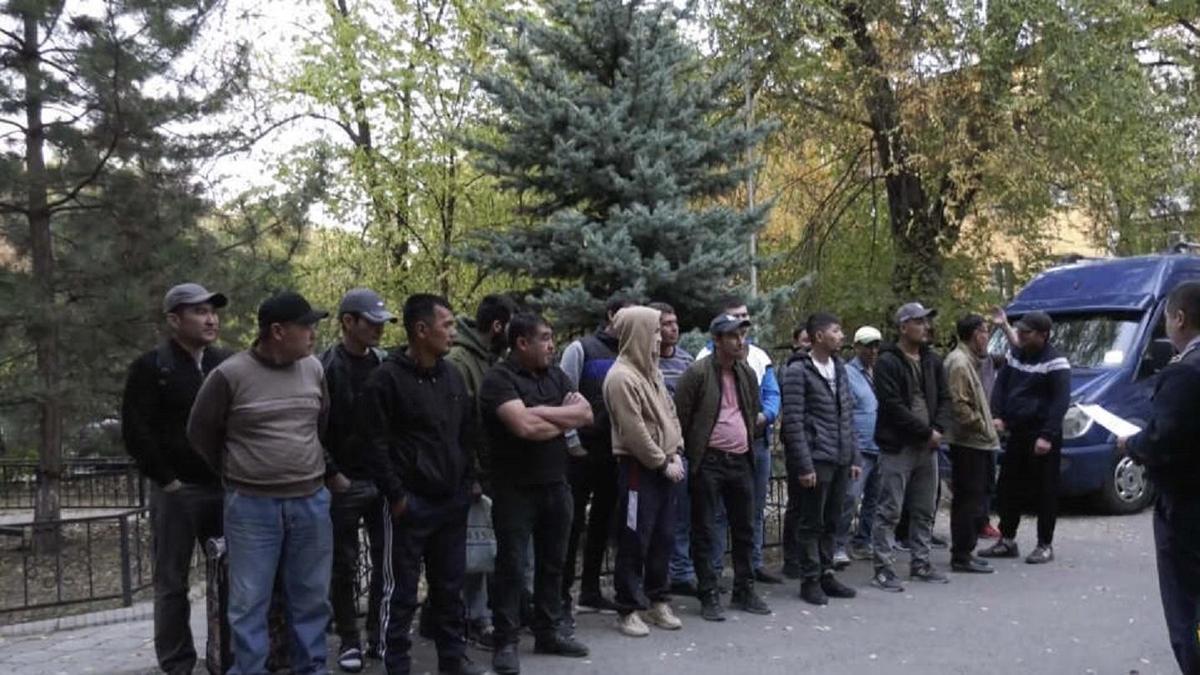 Из Казахстана более 30 иммигрантов были изгнаны.