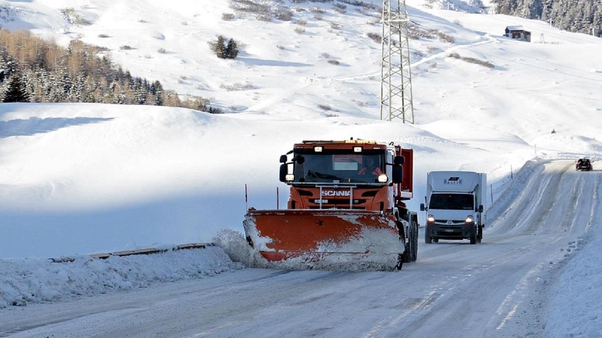 Дорожники Восточно-Казахстанской области обсудили вопросы подготовки дорог к зиме.