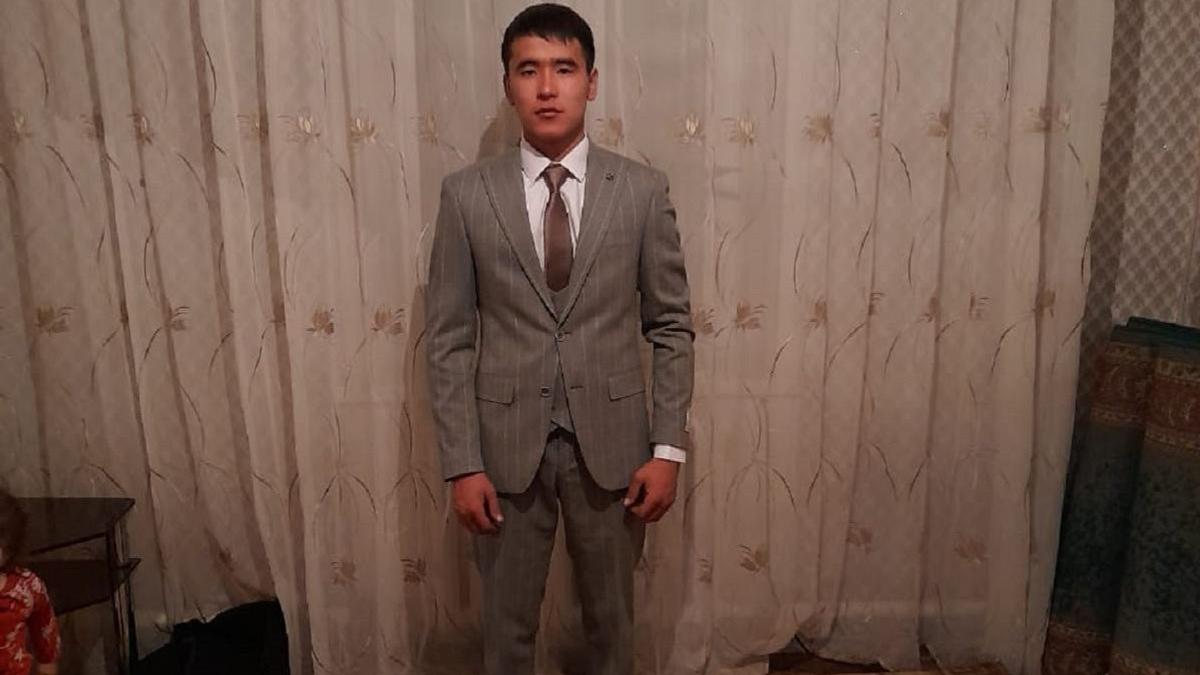 Каждый из казахстанских спасателей из затопленного автомобиля получил 5 миллионов тенге.