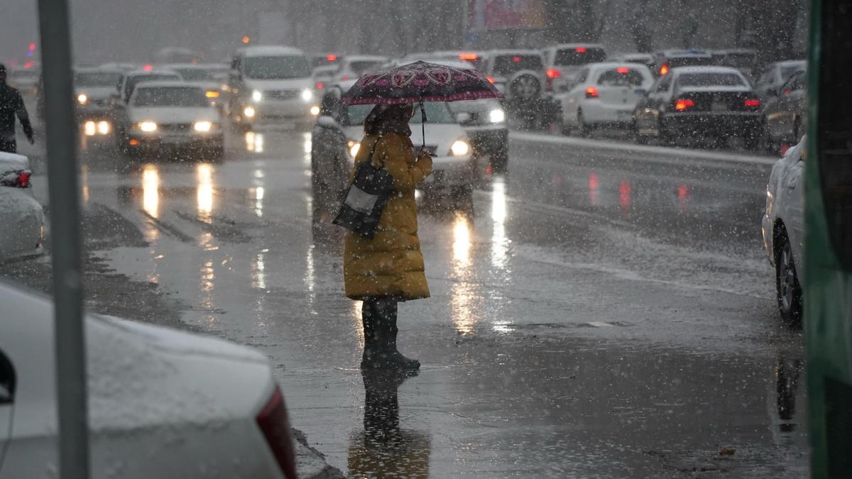 Снег обещают в крупнейших городах Казахстана