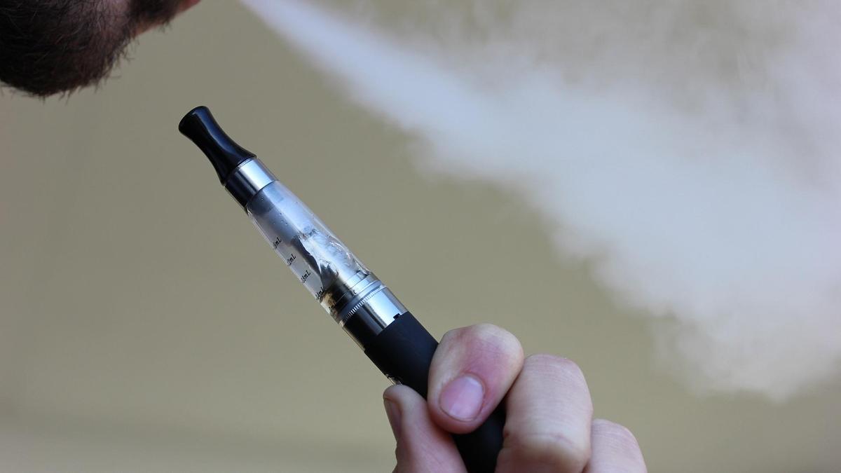 С АМК объявил электронные сигареты харамом