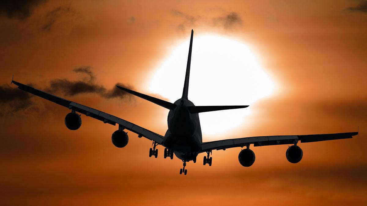 Самолет из Франкфурта в Астану совершил экстренную посадку в Баку