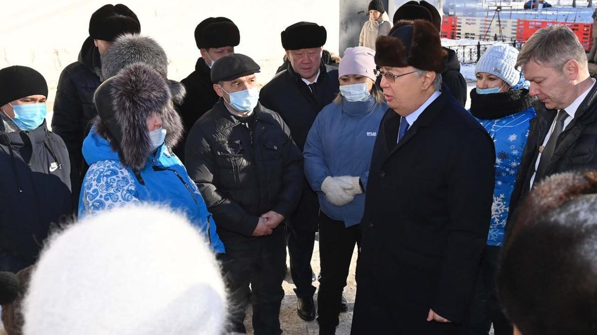 Токаев прибыл на место прорыва теплотрассы в Рудном