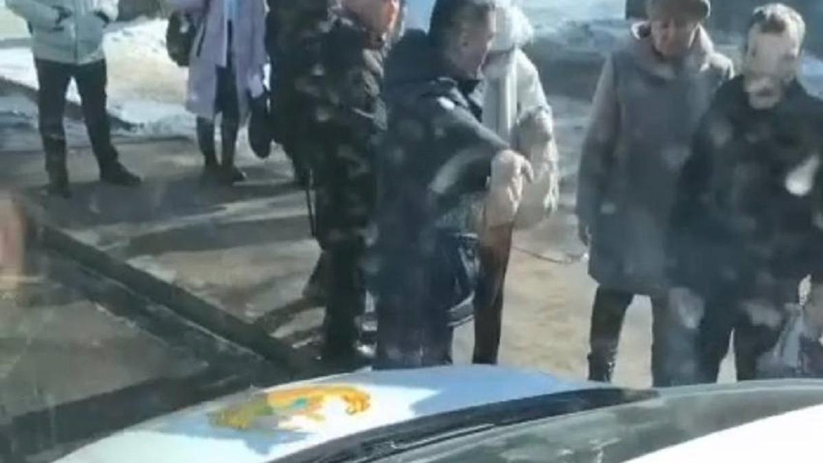 Полиция опровергла появившиеся в Сети слухи об избиении девушки в Алматы (видео)