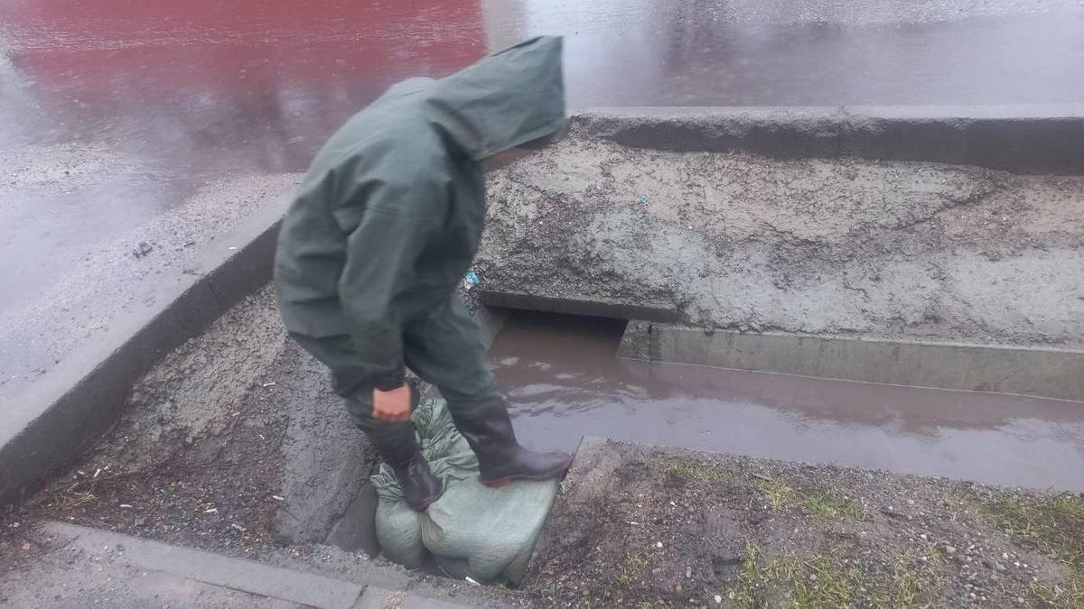 Улицы Шымкента затопило водой из-за сильного дождя (Видео)