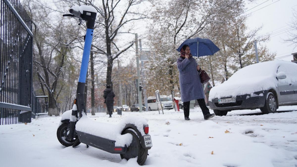 В городах Казахстана ожидаются снег и дождь