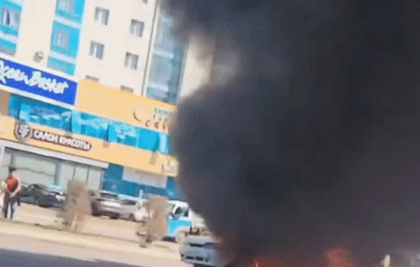 Шокирующий пожар автомобиля в Астане: что случилось 28 апреля 2023?