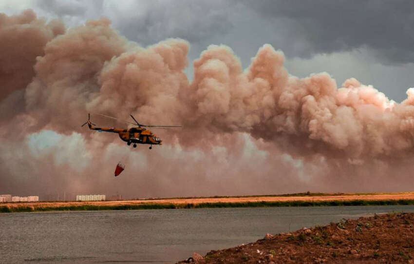 Шок! Вертолеты тушат лесной пожар в Астане 19.06.2023!