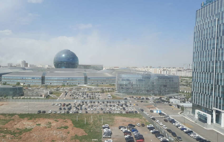 Жители Астаны в ШОКЕ: невыносимый запах в столице Казахстана!