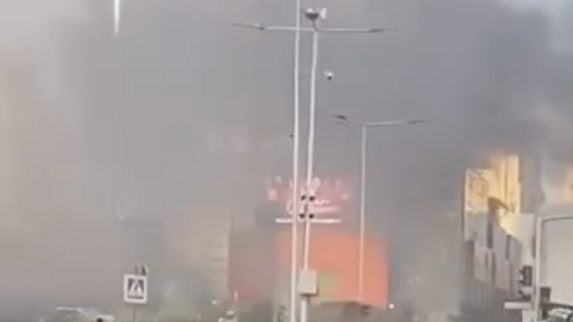Шок! Пожар в торговом центре Астаны: что случилось?