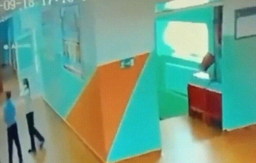 Шок в Астане: Школьник Падает с Лестницы! Подробности Тут