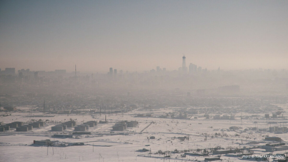Срочно! Казгидромет предупреждает: воздух в Астане и Алматы загрязнен!