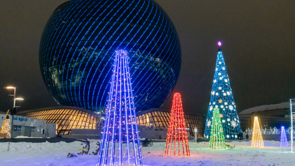 Астана тратит миллионы на новогодние украшения! Подробности от акима