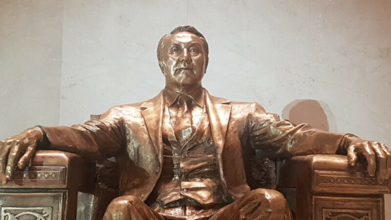 Шок! Скульптура первого президента Казахстана исчезла!